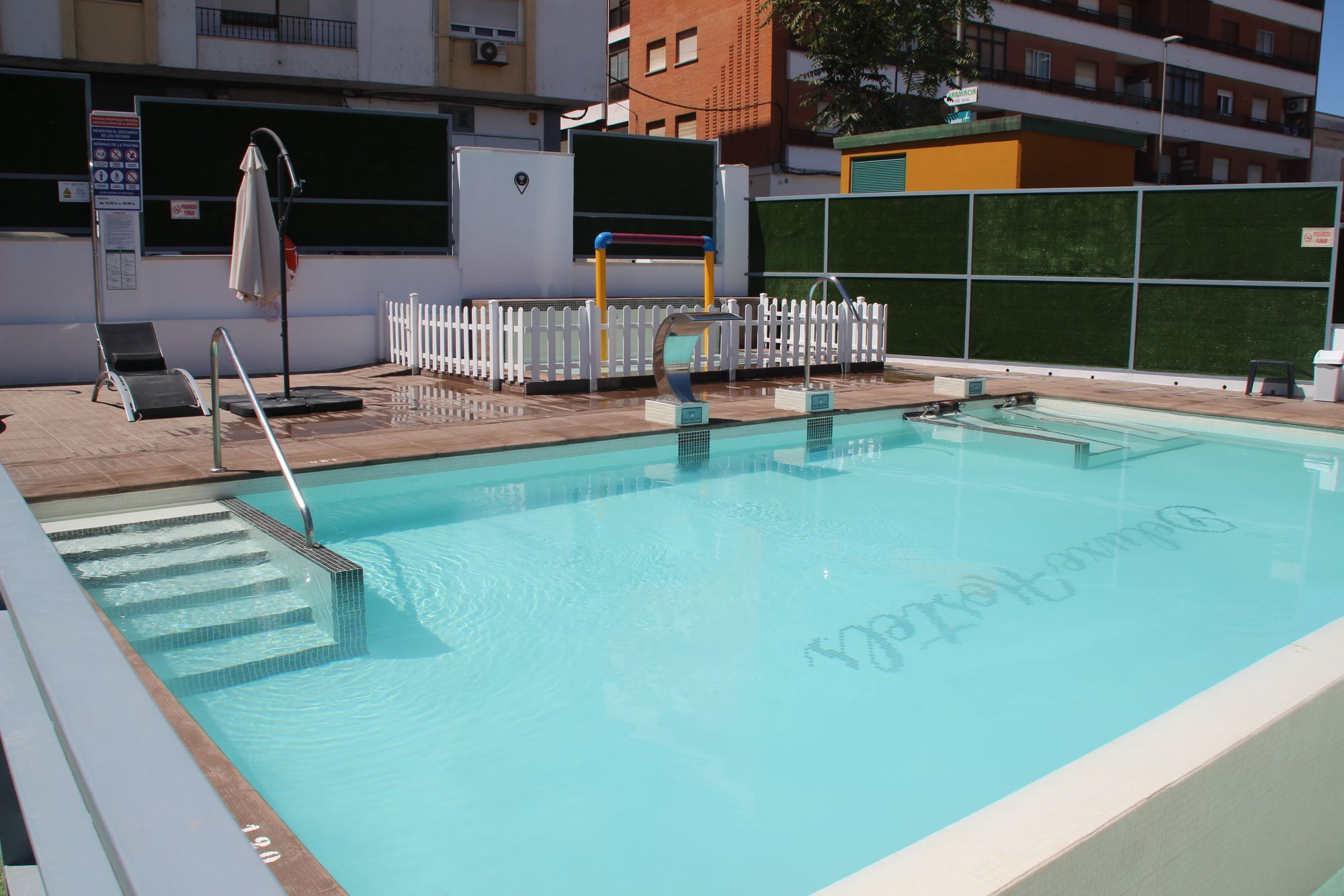 Deluxe Hostels & Suites מרידה מראה חיצוני תמונה